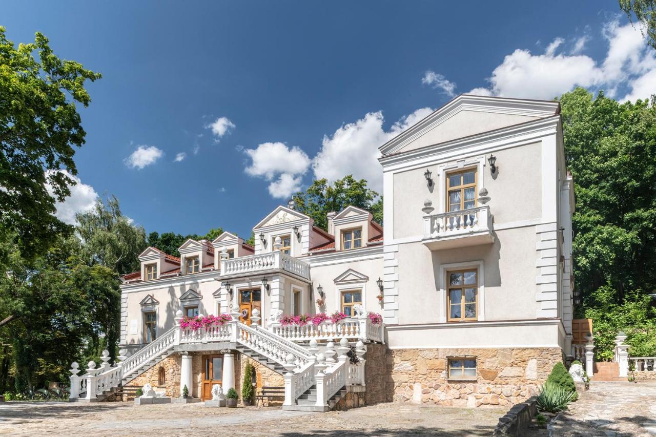 Palac Tarnowskich Hotel & Restauracja & Spa Ostrowiec Świętokrzyski Esterno foto