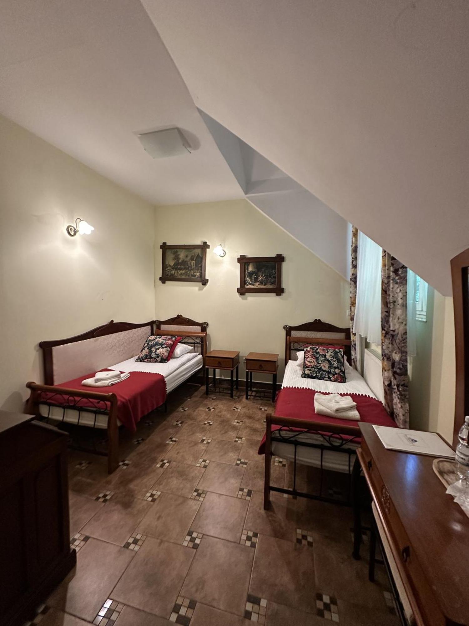 Palac Tarnowskich Hotel & Restauracja & Spa Ostrowiec Świętokrzyski Esterno foto