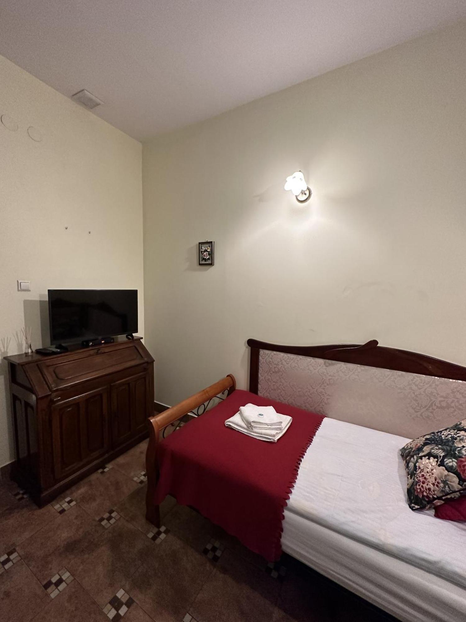 Palac Tarnowskich Hotel & Restauracja & Spa Ostrowiec Świętokrzyski Esterno foto