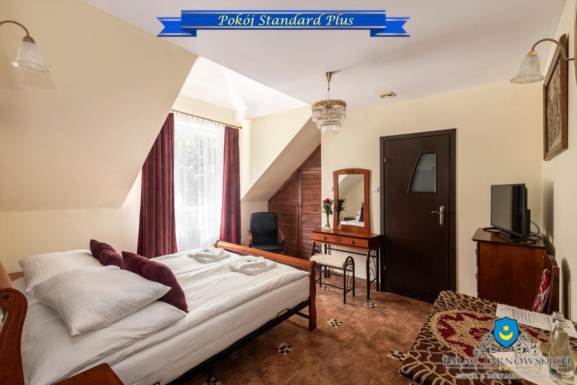 Palac Tarnowskich Hotel & Restauracja & Spa Ostrowiec Świętokrzyski Esterno foto