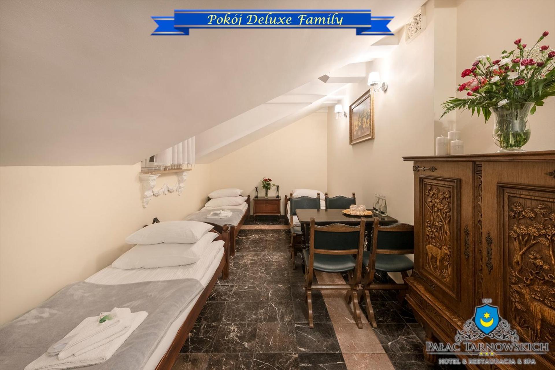 Palac Tarnowskich Hotel & Restauracja & Spa Ostrowiec Świętokrzyski Esterno foto