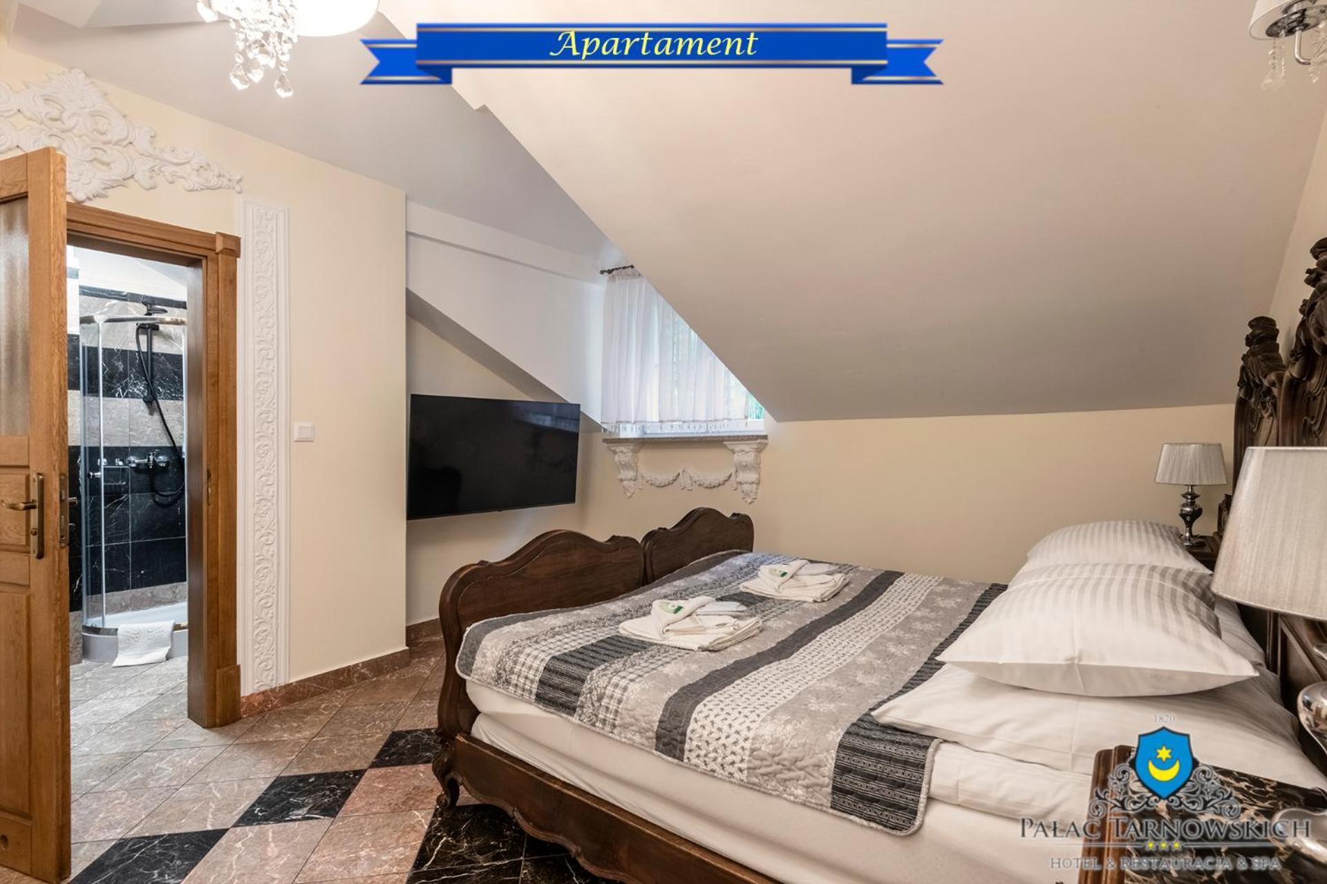 Palac Tarnowskich Hotel & Restauracja & Spa Ostrowiec Świętokrzyski Esterno foto